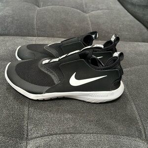Youth Nike slip on sneakers